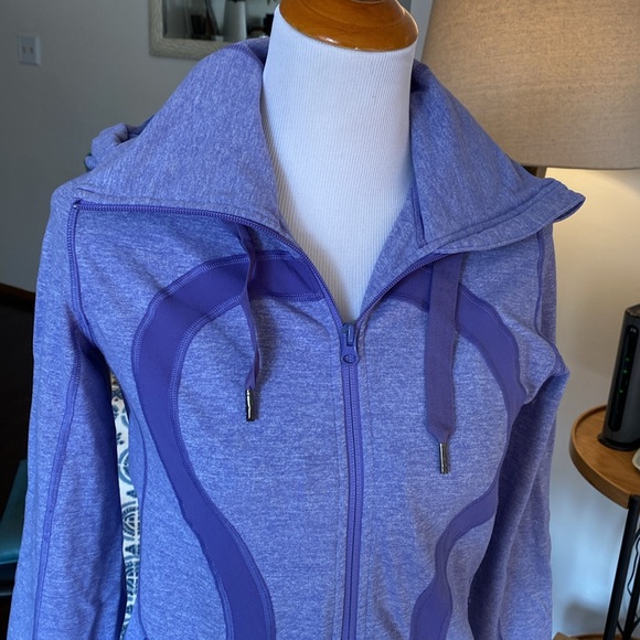 LULULEMON lavender zip up jacket. Size US 8. Long style with classic front logo. - Picture 2 of 12